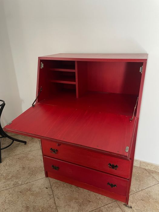 Comoda ( scrin) din lemn masiv