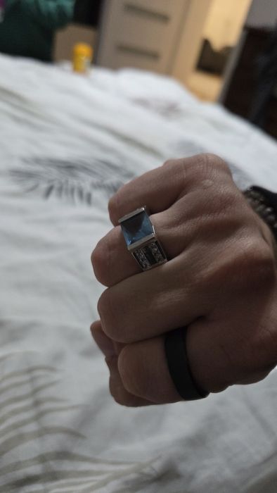 Vand inel de argint cu piatra albastra marimea 9