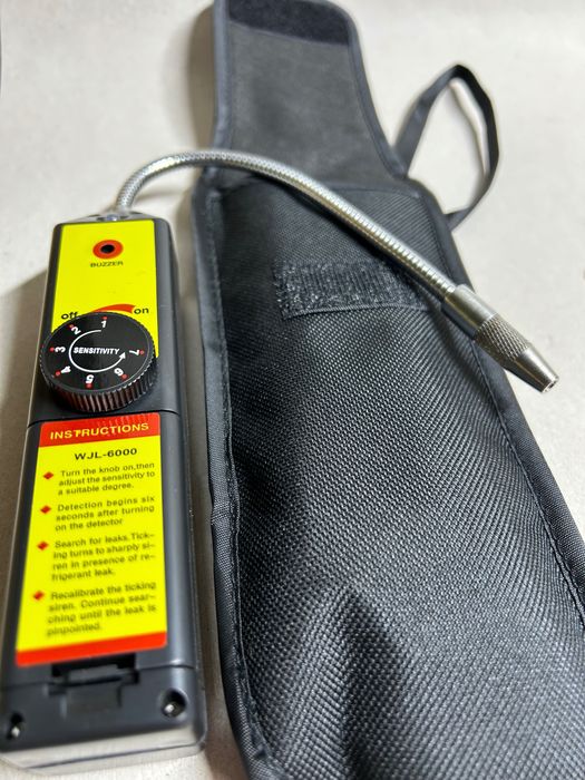 Detector electronic scurgeri freon cu senzor.