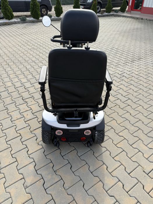 SCUTER ELECTRIC BATRANI Dizabilitati roti mari Pride made in America