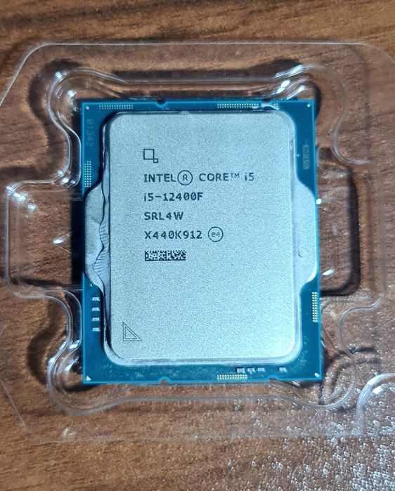 Процессор Core i5-12400f