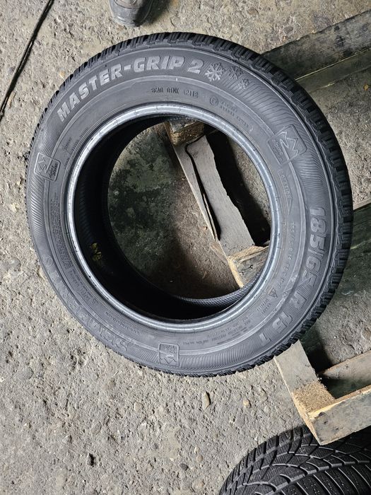 2 anvelope iarna 185 65 15 Semperit