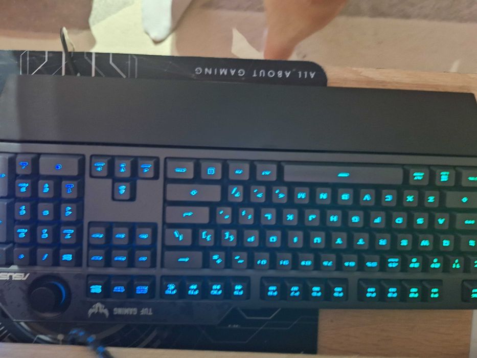 Tastatura Gaming ASUS TUF Gaming K1 RGB pret 200 lei