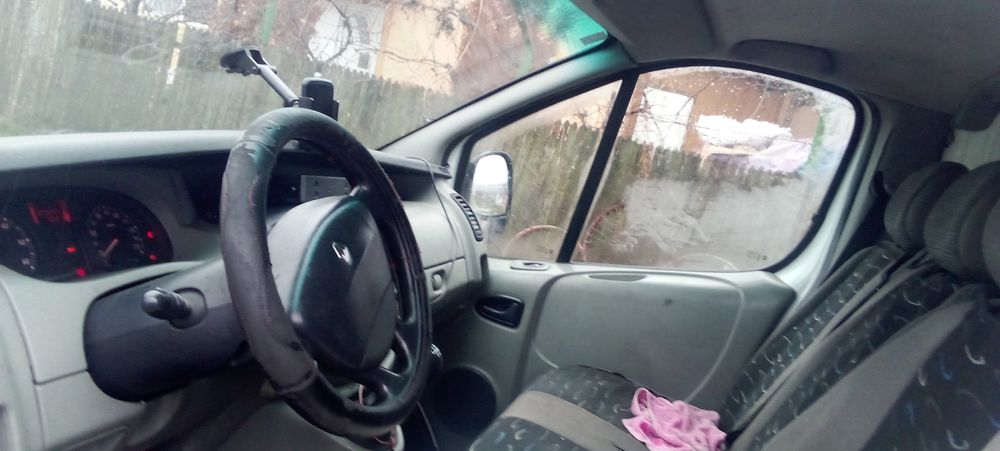 Vînd  dubiță  Reno  Trafic  2010