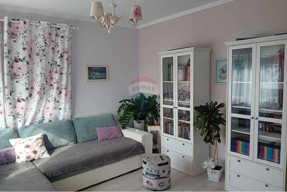 Етаж от къща  Окръжна Болница - За продажба - гр. Варна, България