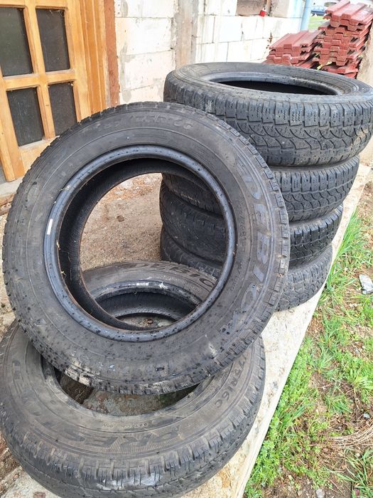 Vând 6 bucăți 185/75. R16C