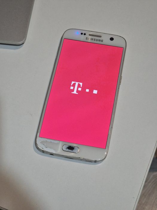 Telefon pentru piese sau colecție