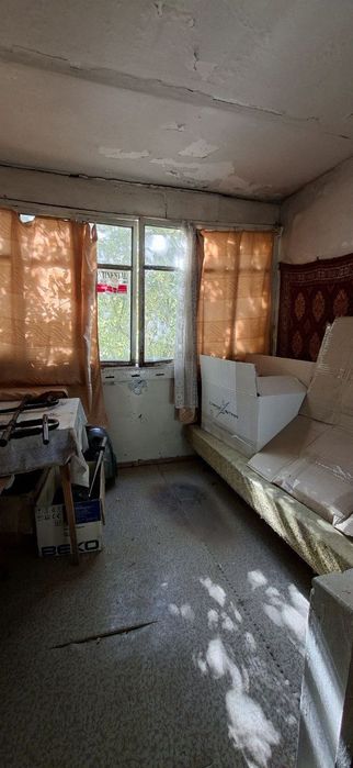 Продам 3ком 2этаж 2дом.Домробот.Ор:Роща. Без ремонта