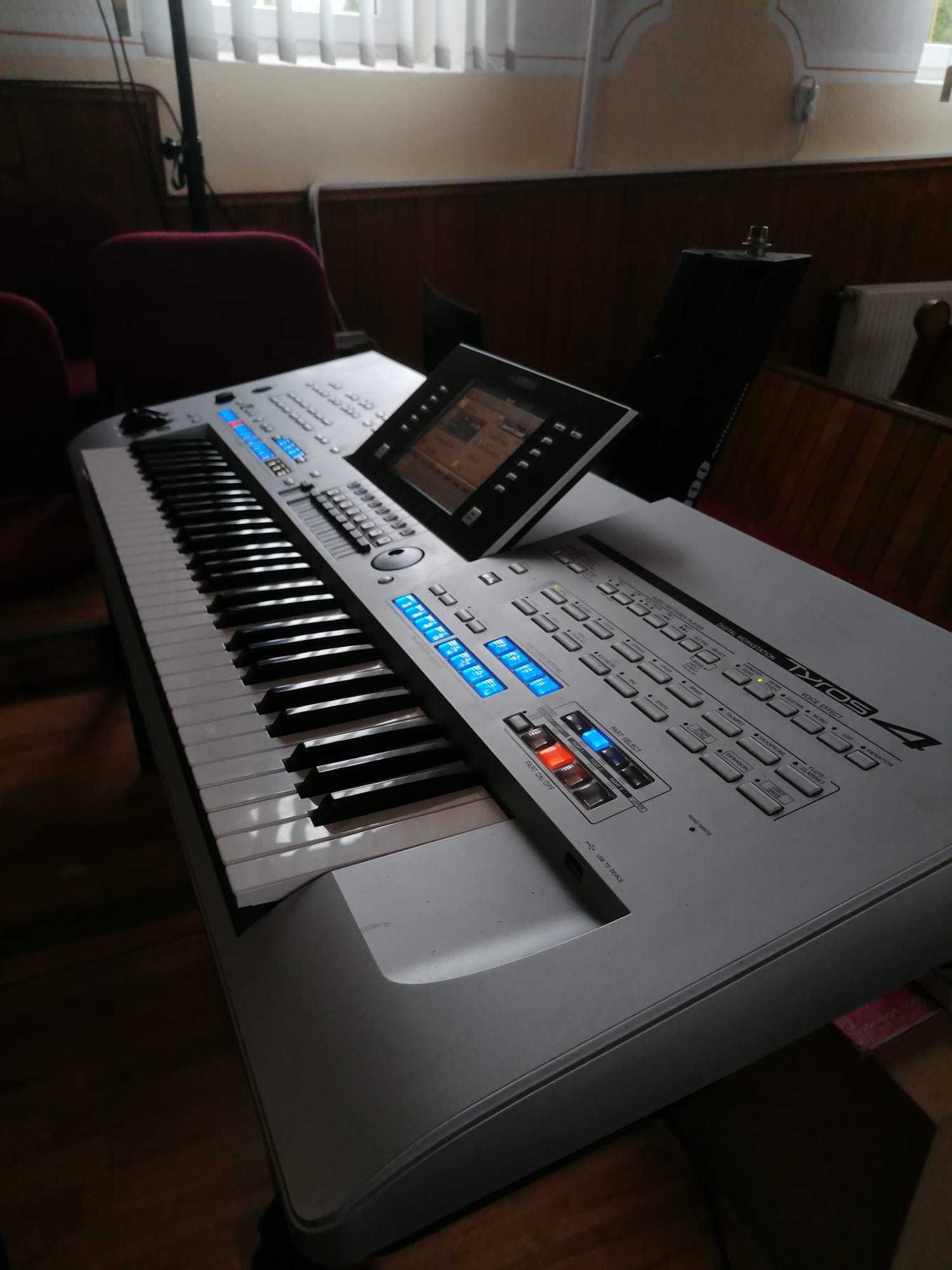 Orga Yamaha Tyros 4