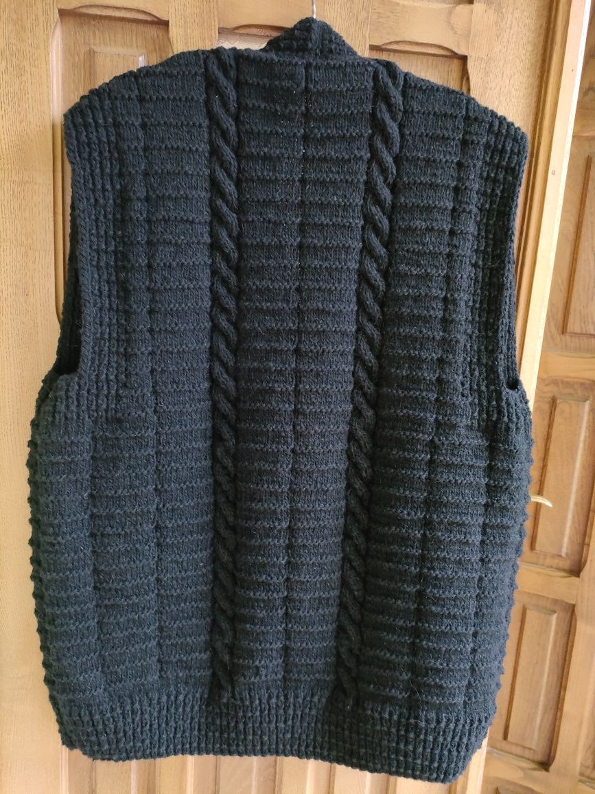 Vesta tricotata din lana