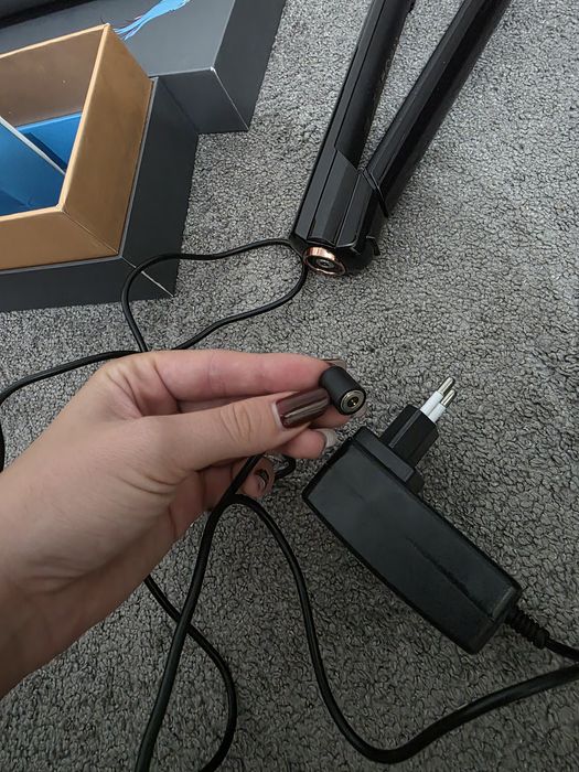 Vând placa de intins parul babyliss 9000RU, folosita putin