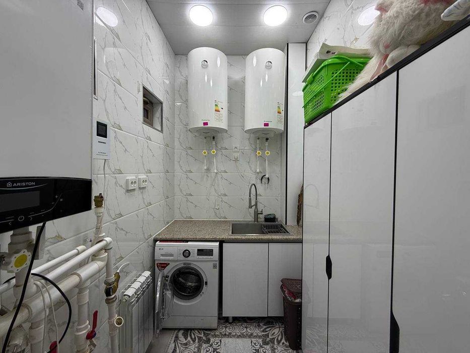 Продаётся дом в центре города с развитой инфраструктурой 2 сотки