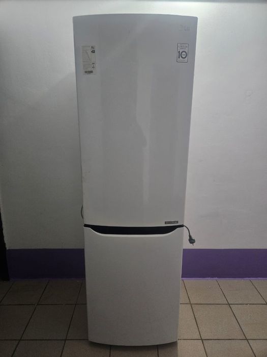 Продаю холодильник