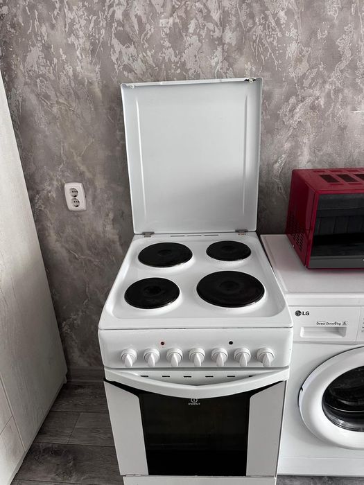 Продам плиту электрическую Indesit