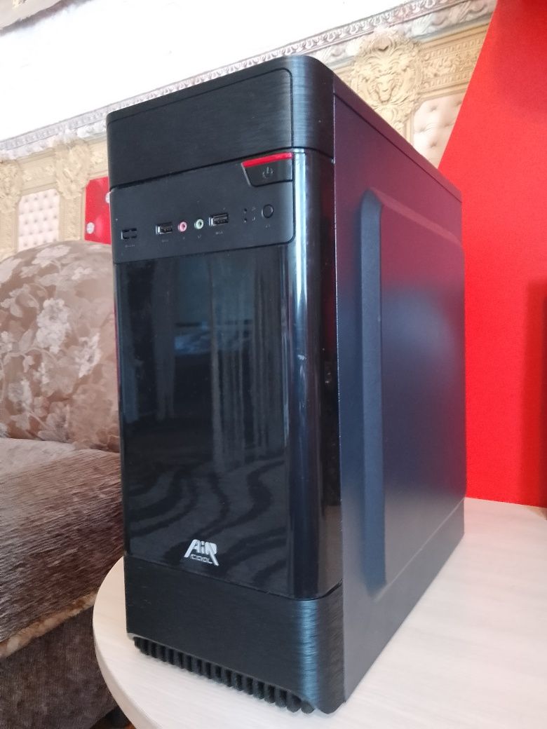 Системник игровой продам+дисковод и коллекцию игр