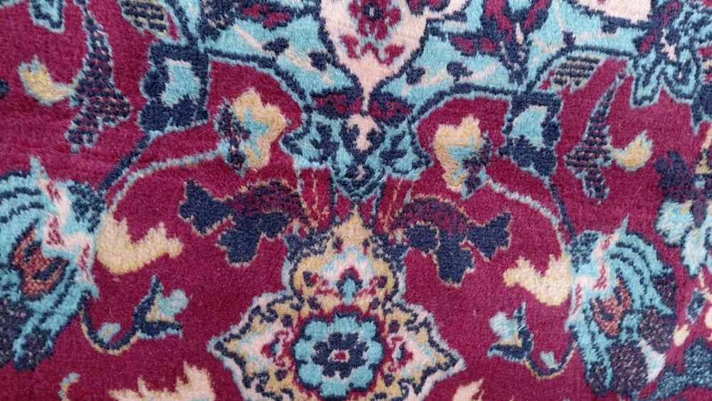 Безупречен Български Персийски килим на Декотекс Сливен от старото про