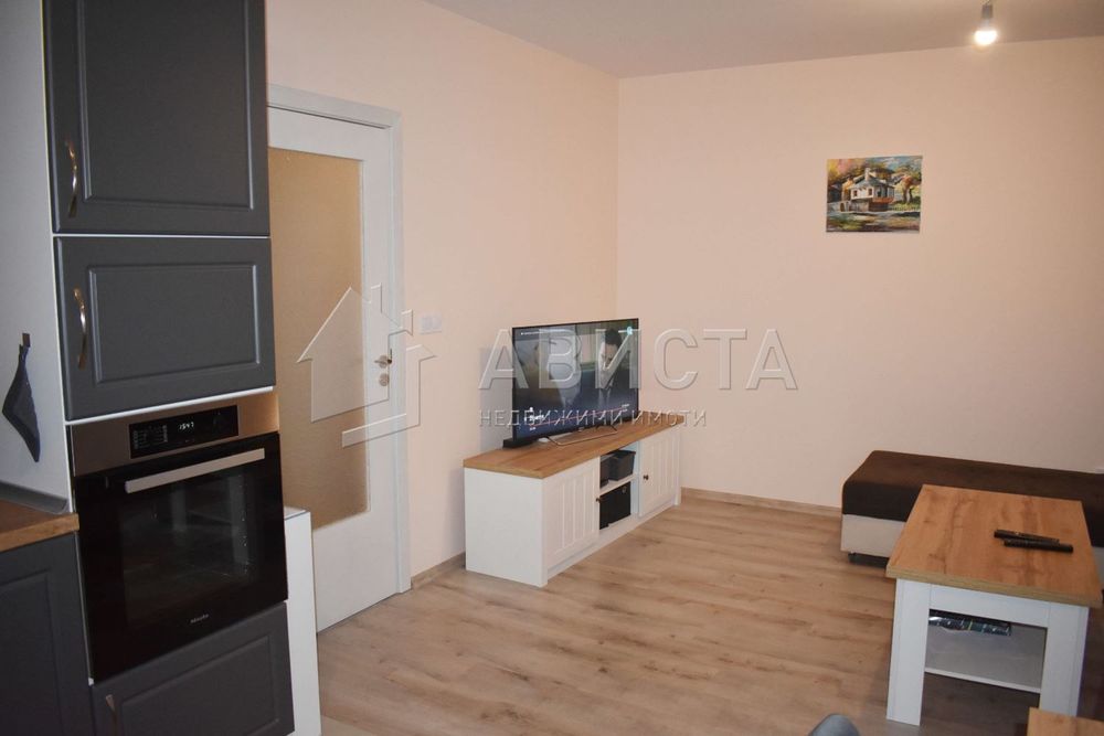 Продава се Четиристаен апартамент в София, Надежда 2 - 123 кв.м за 2025 €/кв.м - Снимка #2