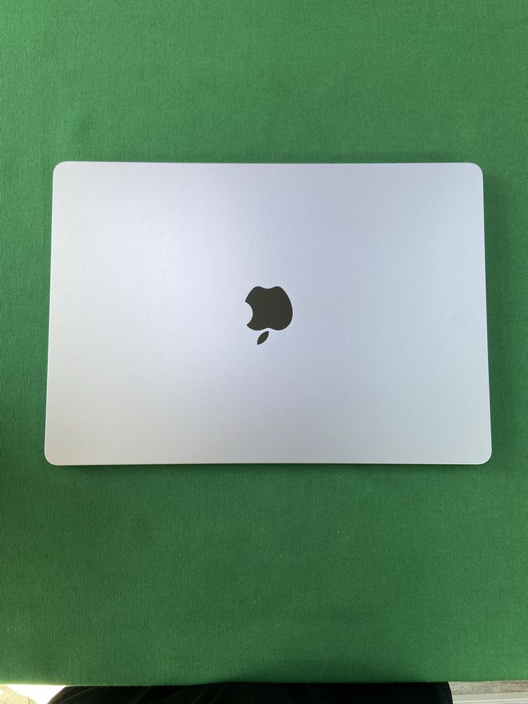 Macbook Air 2023 M2