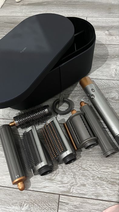 Продается Dyson в отличном в новом состояний