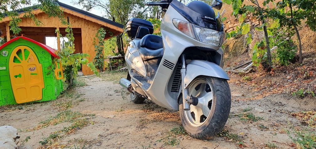 Продавам мотор сузуки бъргман AN250