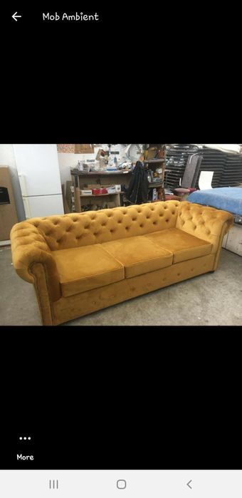 Canapea model Chesterfield