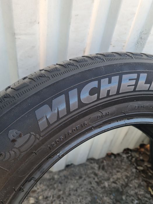 4 Anvelope de iarna *205/60R16*Michelin*LICHIDARE STOC*75 Lei Buc*