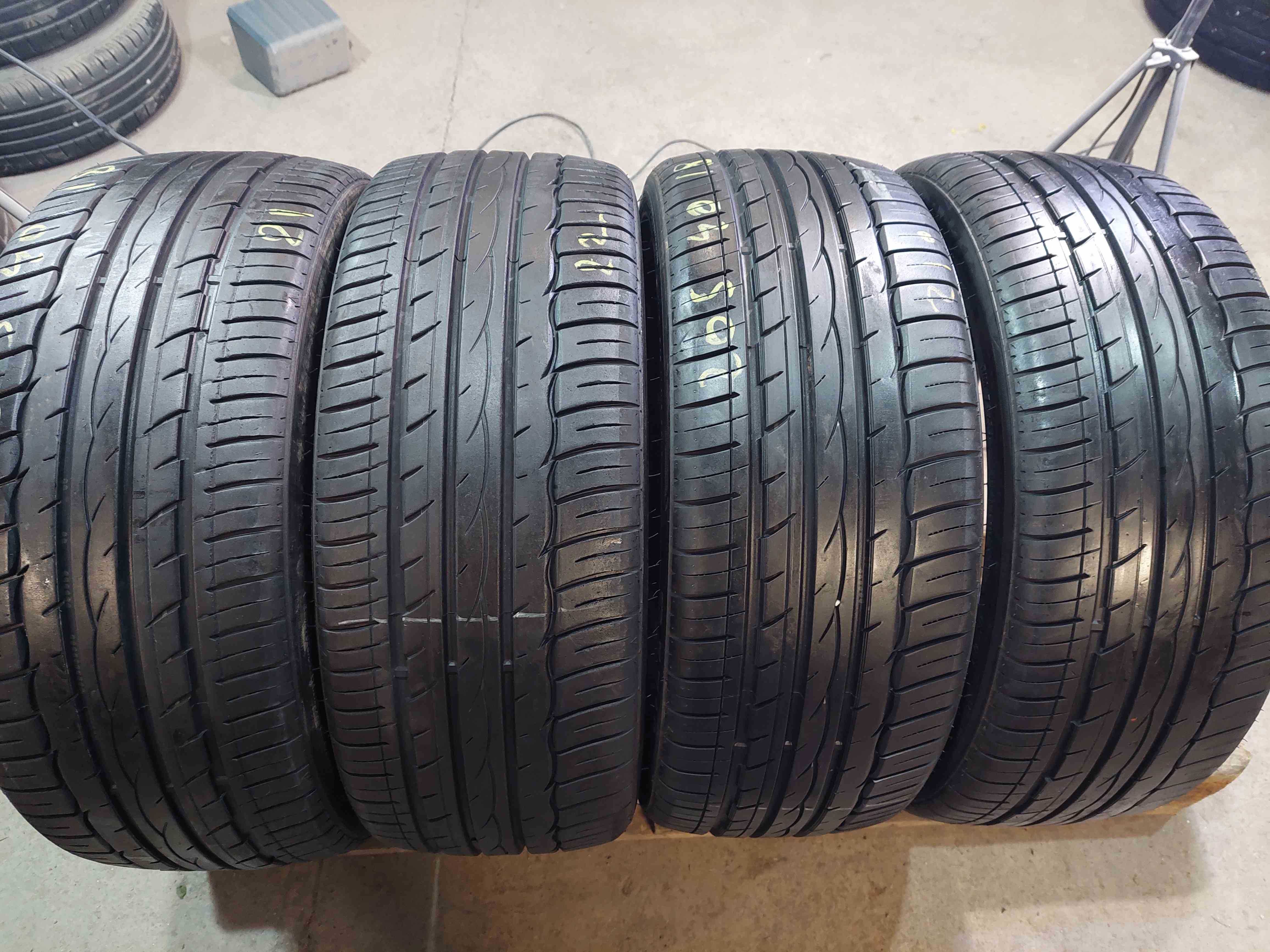 SET 4 Anvelope Vara 205/40 R18 ROADCRUZA RA710 ras