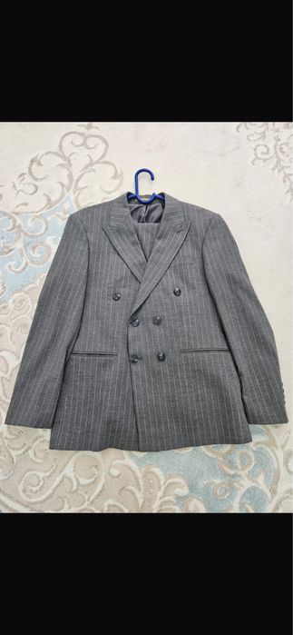Костюм 46-48 размер, 1 рет киілген,120 алынған 40 мыңға беріледі