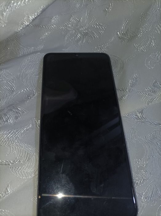 Samsung M12 karobkasi bor