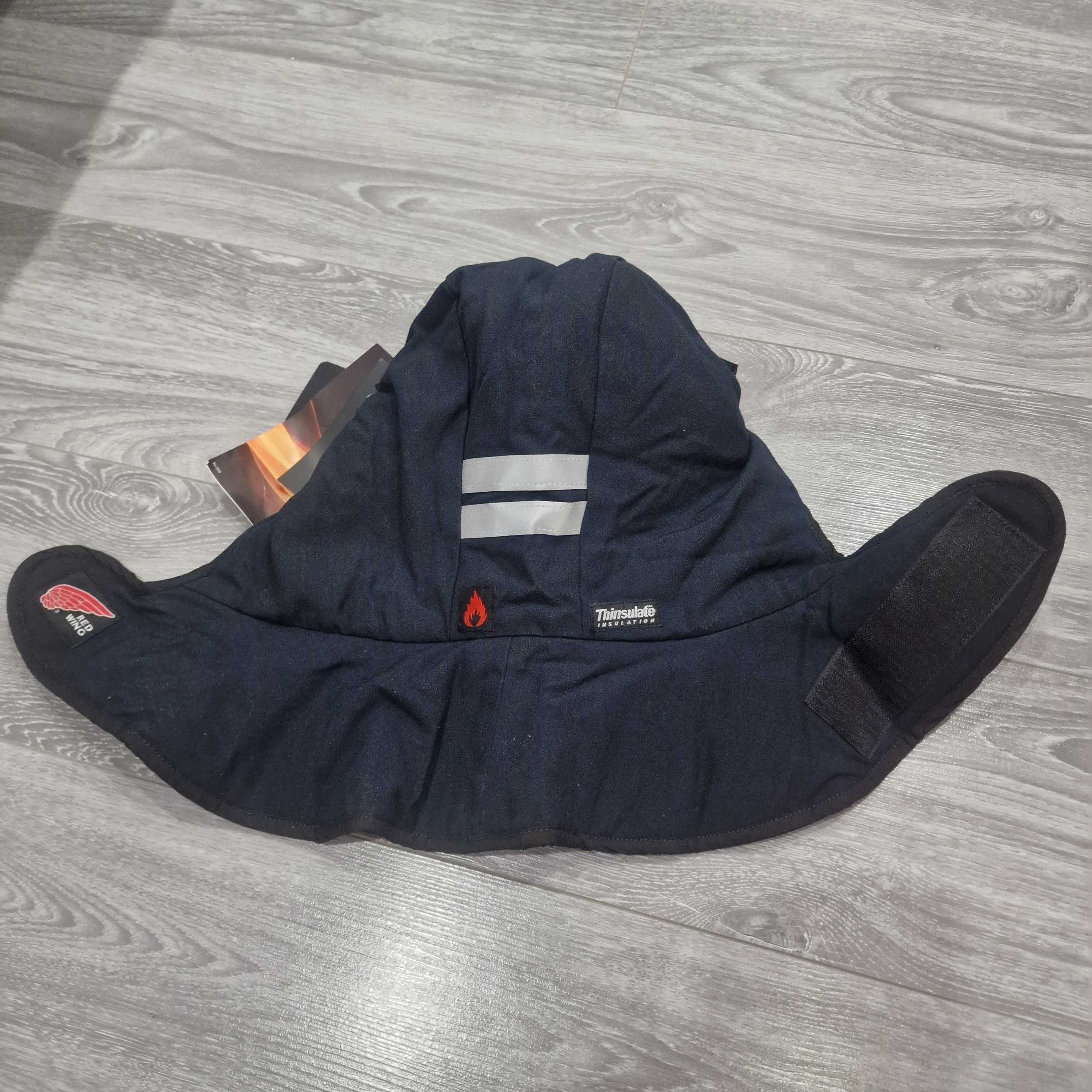 Балаклава red wing