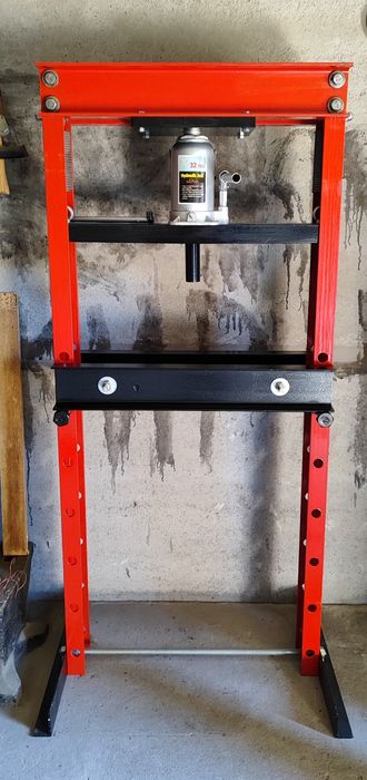 Пресс гидравлический.