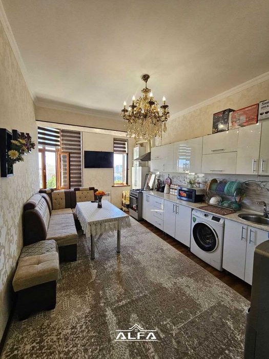 Buxoroda kvartira sotiladi 3 xonali 90m² 4-qavat.