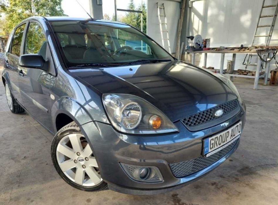 Ляв и Десен LиR Фар за Форд Фиеста / Ford Fiesta 2006--2008 Face