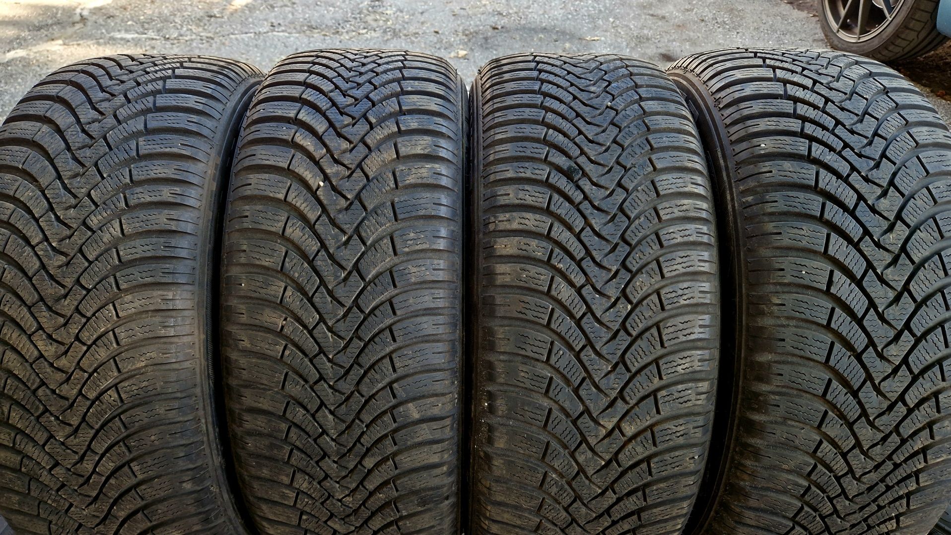 7мм 225/55/17 зимни гуми Falken Eurowinter HS01