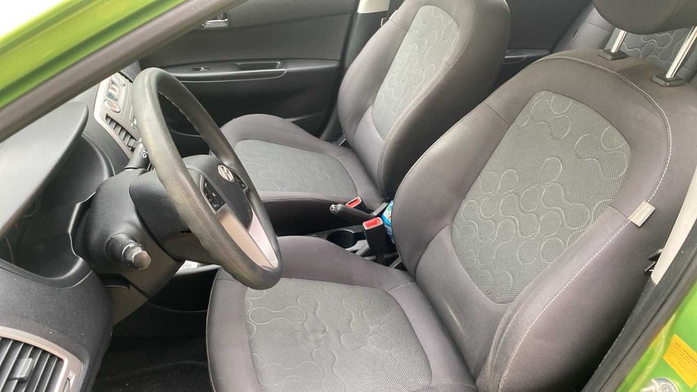 хюндай hyundai i20 2009 за части или ремонт