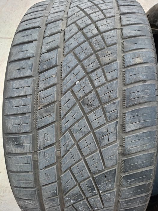 Продавам две гуми континентал цена за двете 275/35/20