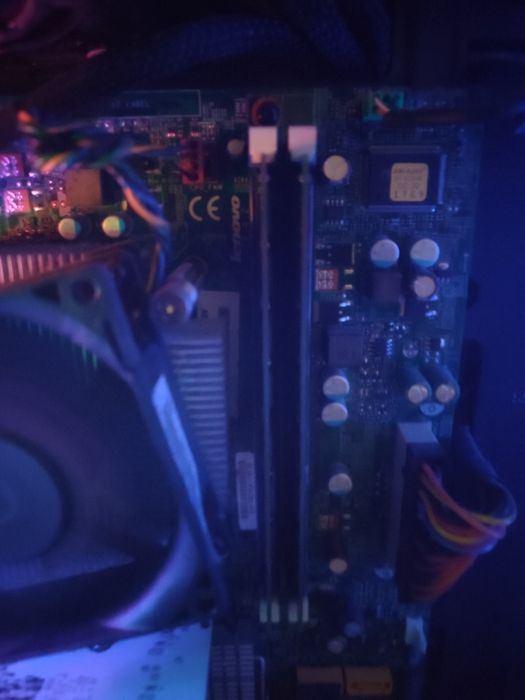 PC Gaming i7 16GB RAM OK pt Fortnite LoL școală proiecte filme

---

?