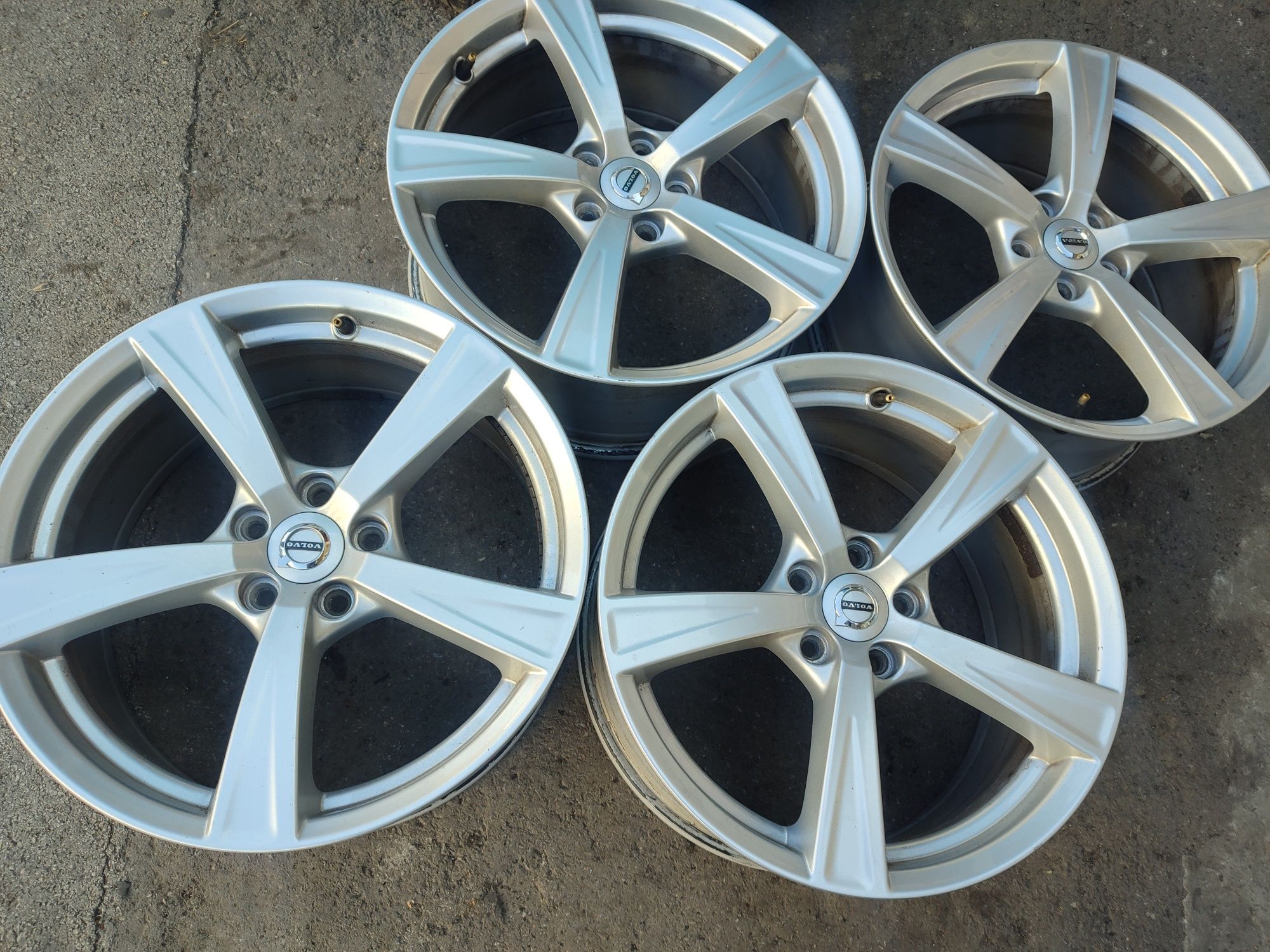 18" оригинални алуминиеви джанти за Volvo...