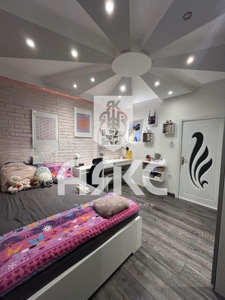 Двустаен обзаведен апартамент в кв. Дружба 1