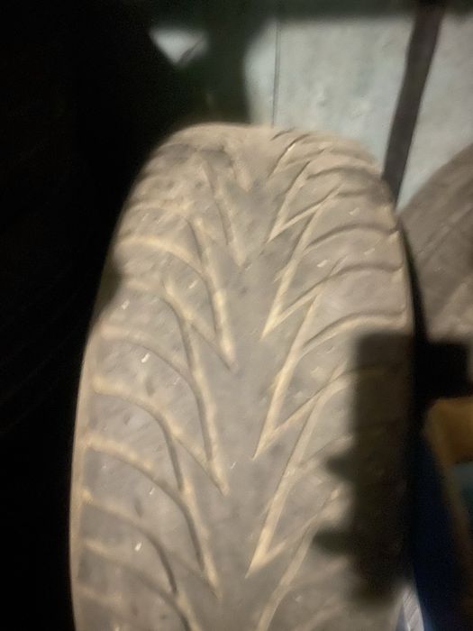 Продам зимнию резинк