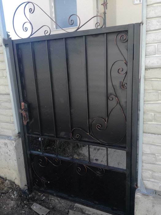 Врати , портали и огради от ковано желязо