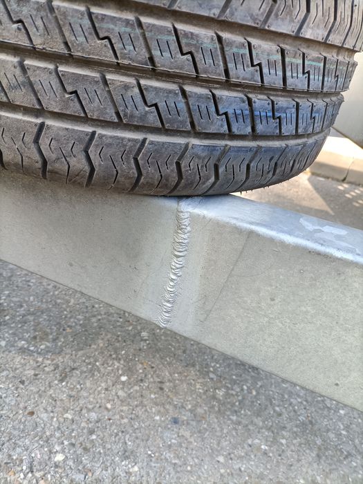 Remorcă platformă, se conduce cu categoria, accept schimb...