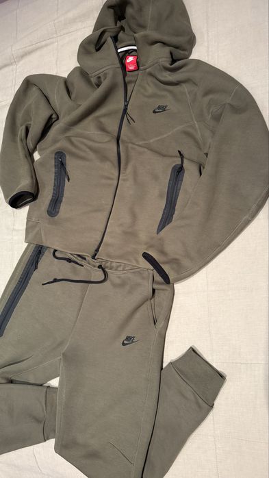 Nike tech fleece размер Л,долнище М.