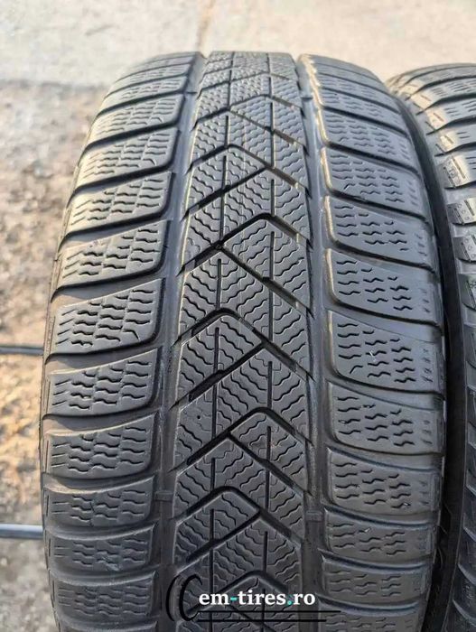 SET 2 Anvelope Iarna 225/45 R18 PIRELLI Sottozero 3 95V - Runflat