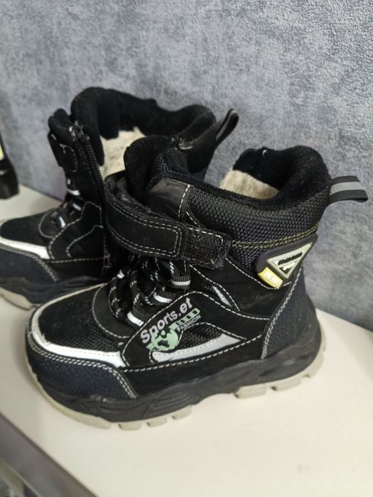 Продам зимние ботинки на мальчика
