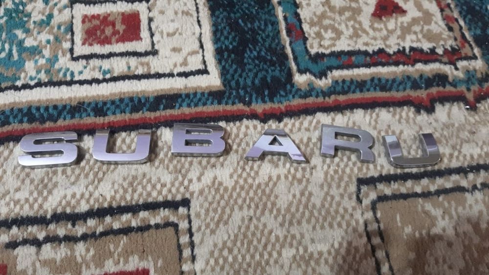 Надпись Subaru