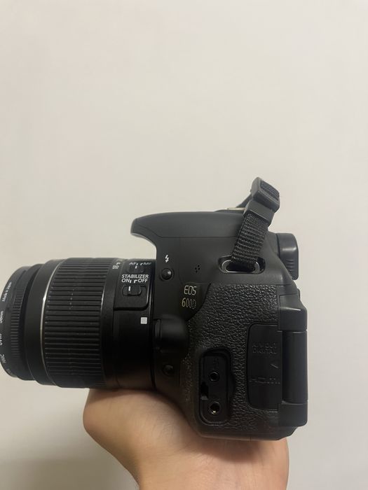 Canon EOS 600D с обектив EFS 18-55mm