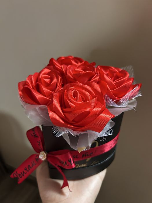 Сатенена кутия под формата на сърце!