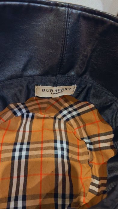 Кожена шапка Bur.be.rry