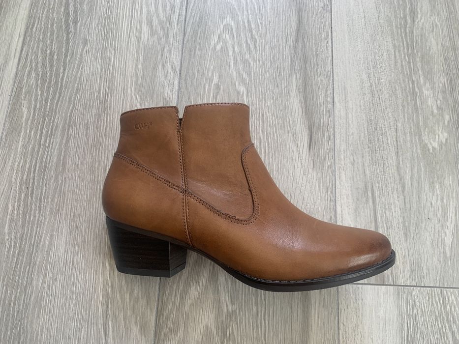 Vand botine Charles W. Hampton marimea 36